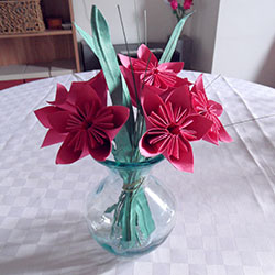 origami red flowers